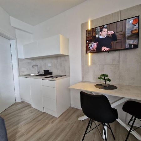 נאום Elegance Dream Apartment מראה חיצוני תמונה