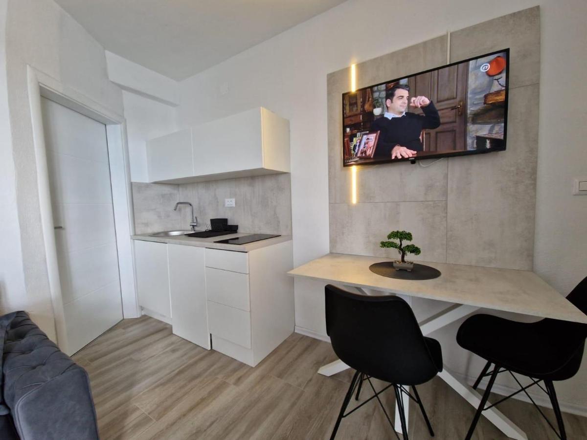 נאום Elegance Dream Apartment מראה חיצוני תמונה