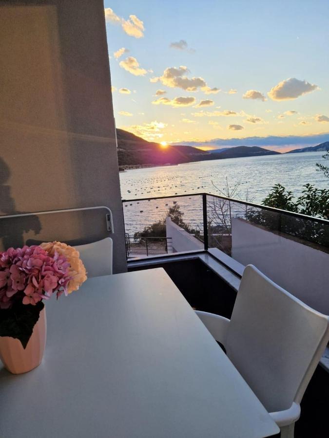 נאום Elegance Dream Apartment מראה חיצוני תמונה