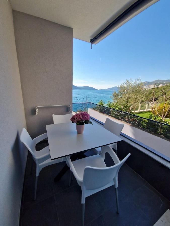 נאום Elegance Dream Apartment מראה חיצוני תמונה